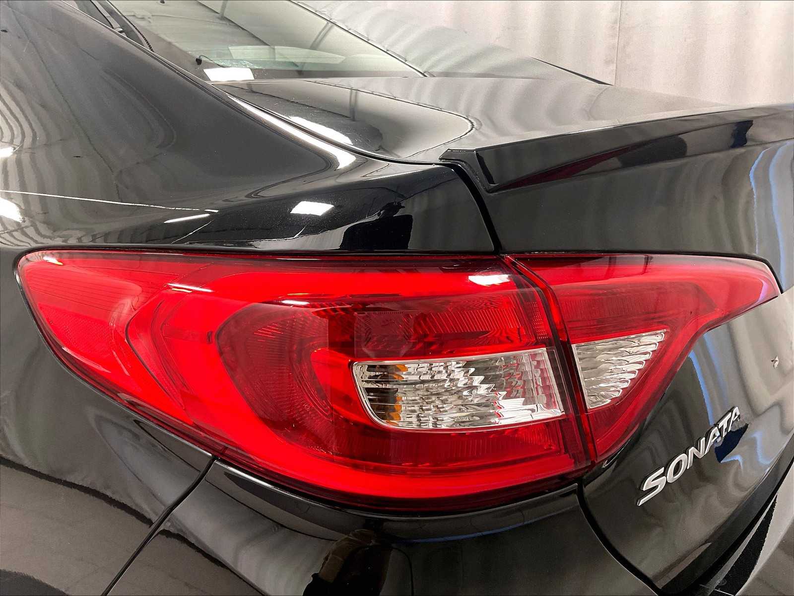 2015 Hyundai Sonata 2.4L SE - Photo 31