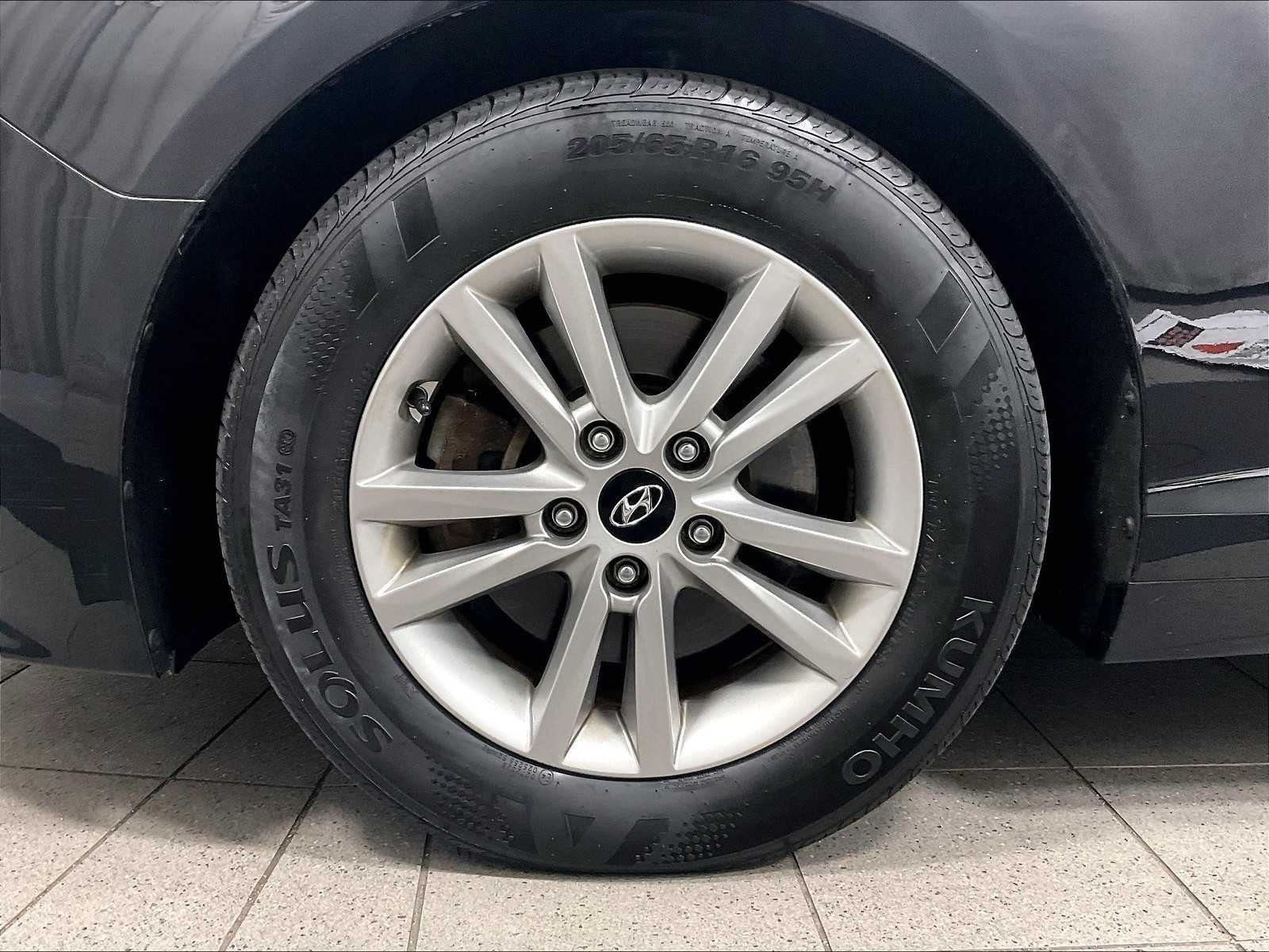 2015 Hyundai Sonata 2.4L SE - Photo 7