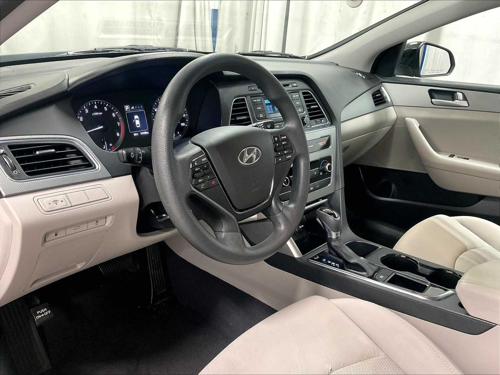 2015 Hyundai Sonata 2.4L SE - Photo 8