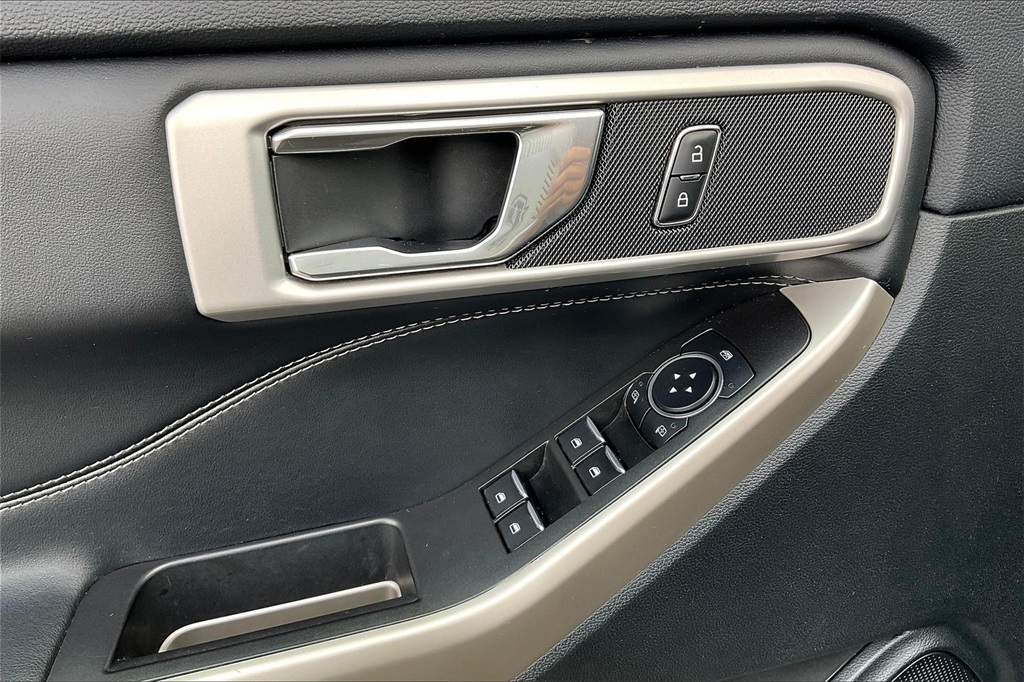 2023 Ford Explorer XLT - Photo 39