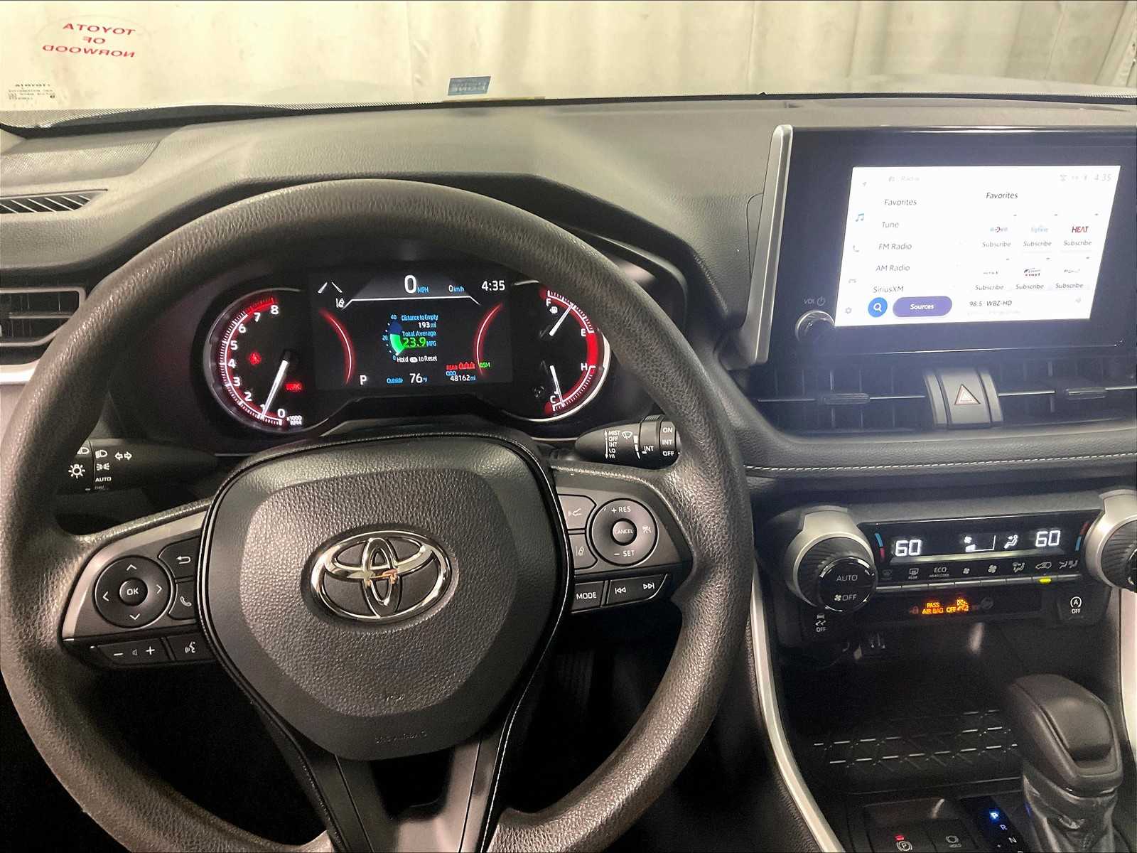 2023 Toyota RAV4 XLE - Photo 19
