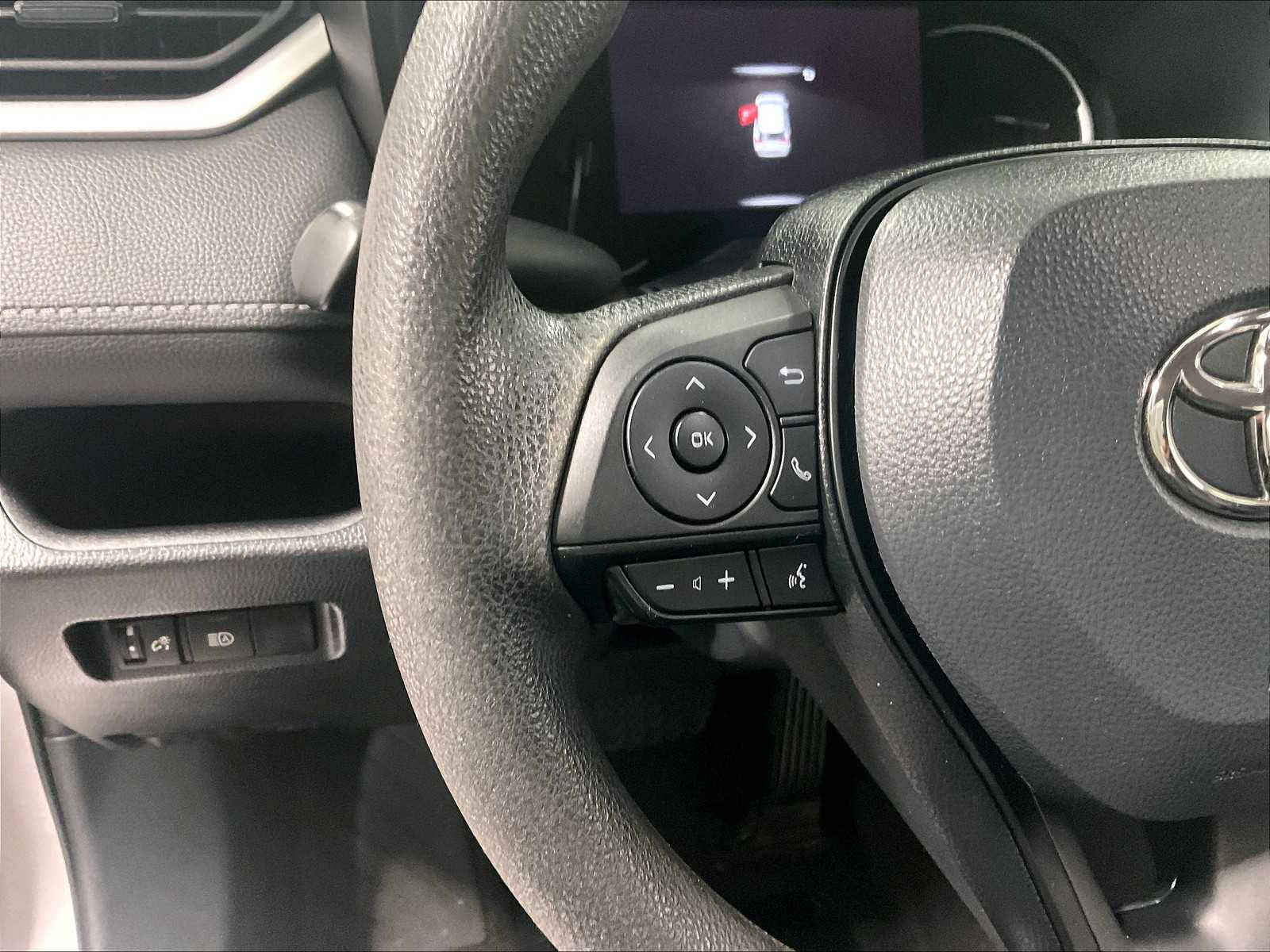 2023 Toyota RAV4 XLE - Photo 23