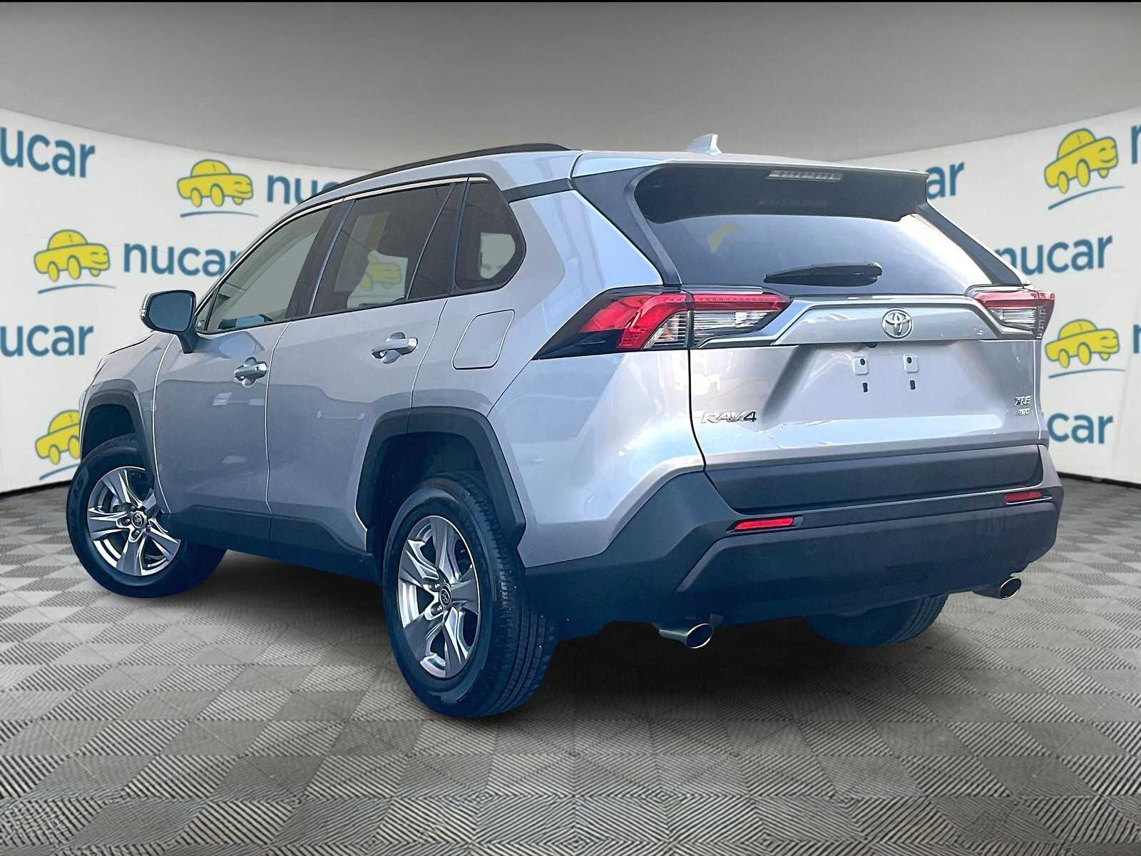 2023 Toyota RAV4 XLE - Photo 4