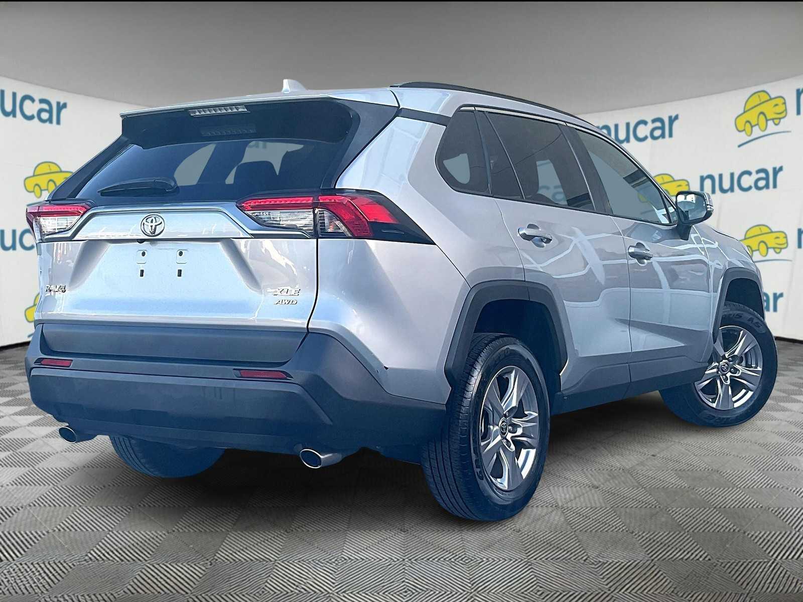 2023 Toyota RAV4 XLE - Photo 6