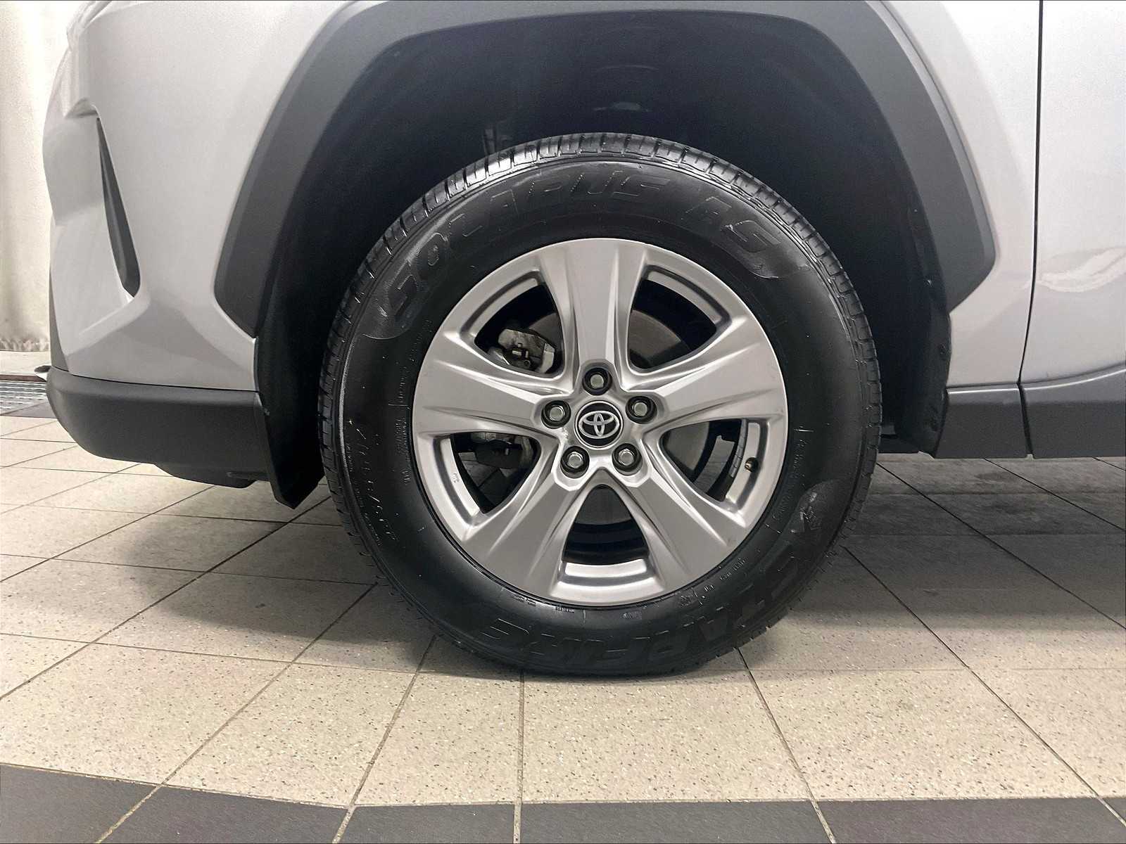 2023 Toyota RAV4 XLE - Photo 7