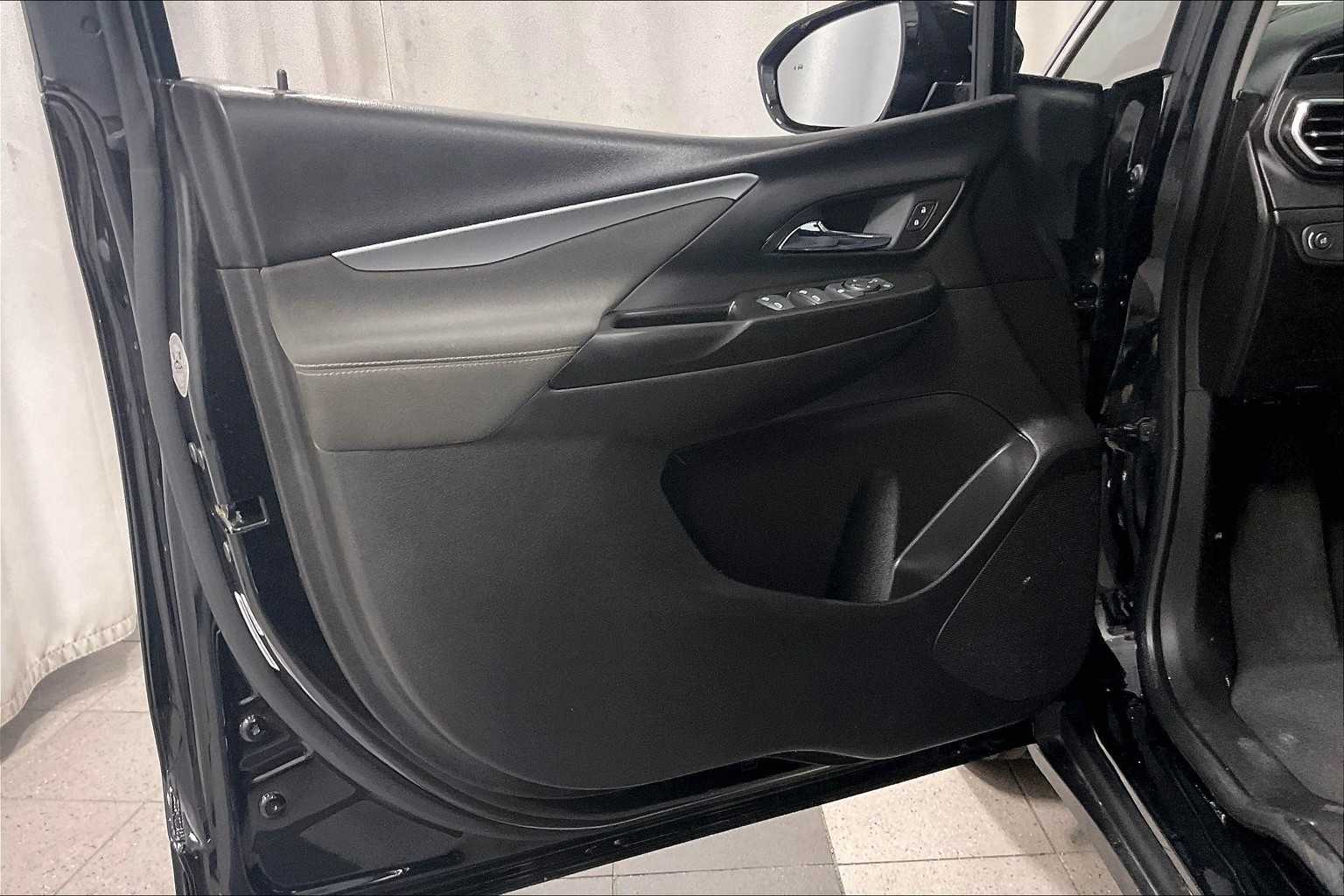 2023 Chevrolet Bolt EV 1LT - Photo 9