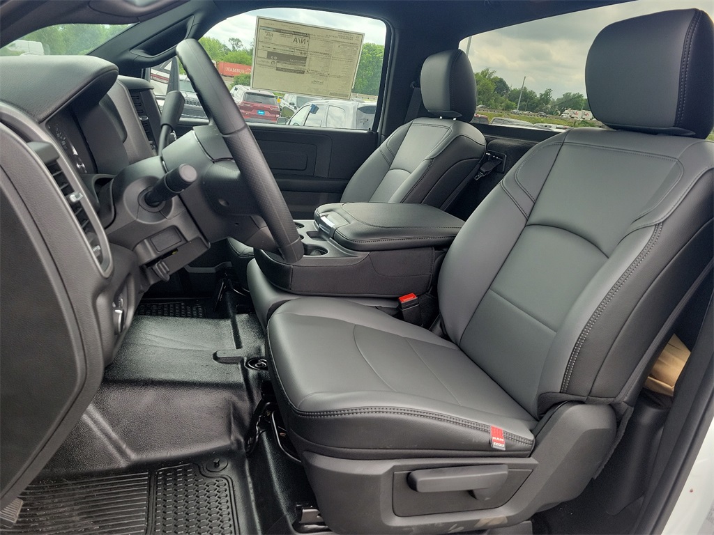 2024 Ram 5500HD Tradesman - Photo 12