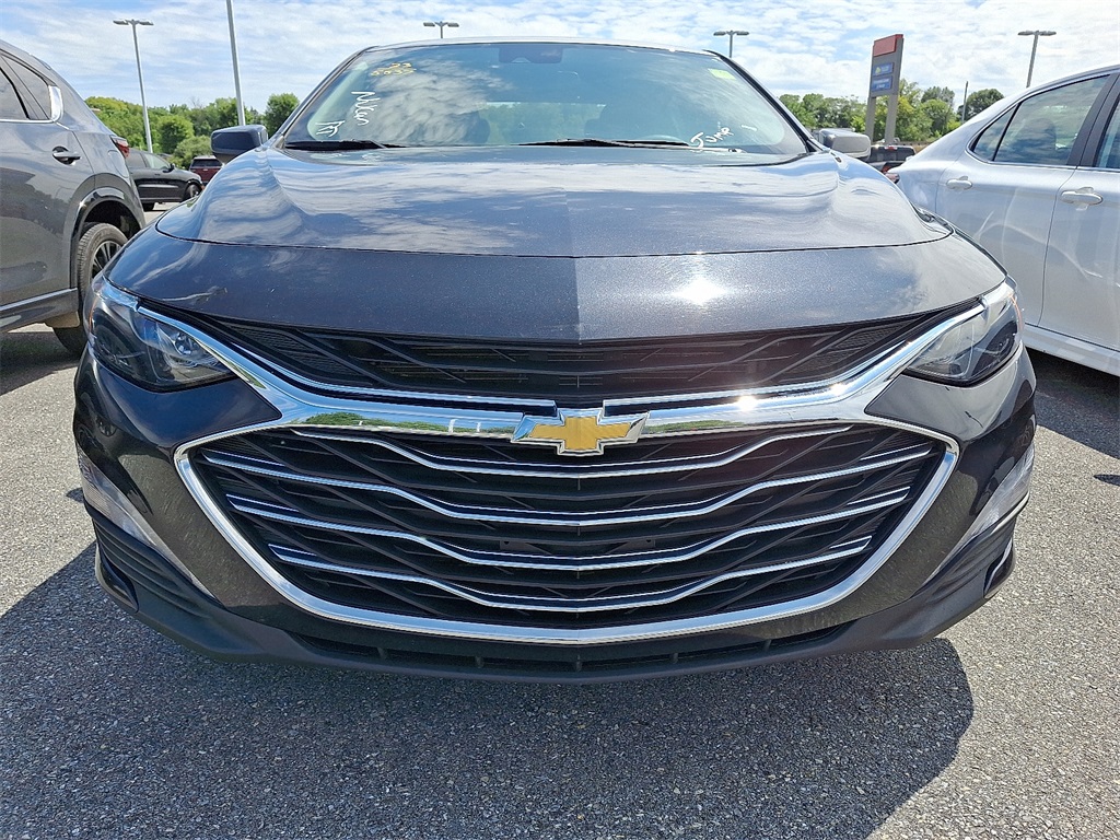 2023 Chevrolet Malibu LT - Photo 2