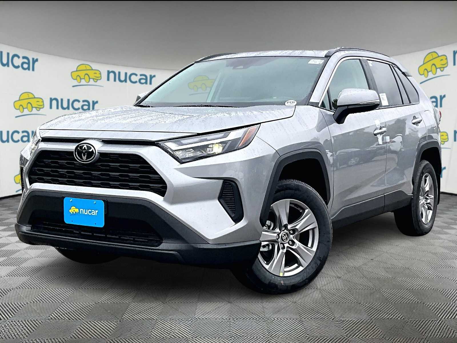 2025 Toyota RAV4 XLE - Photo 4