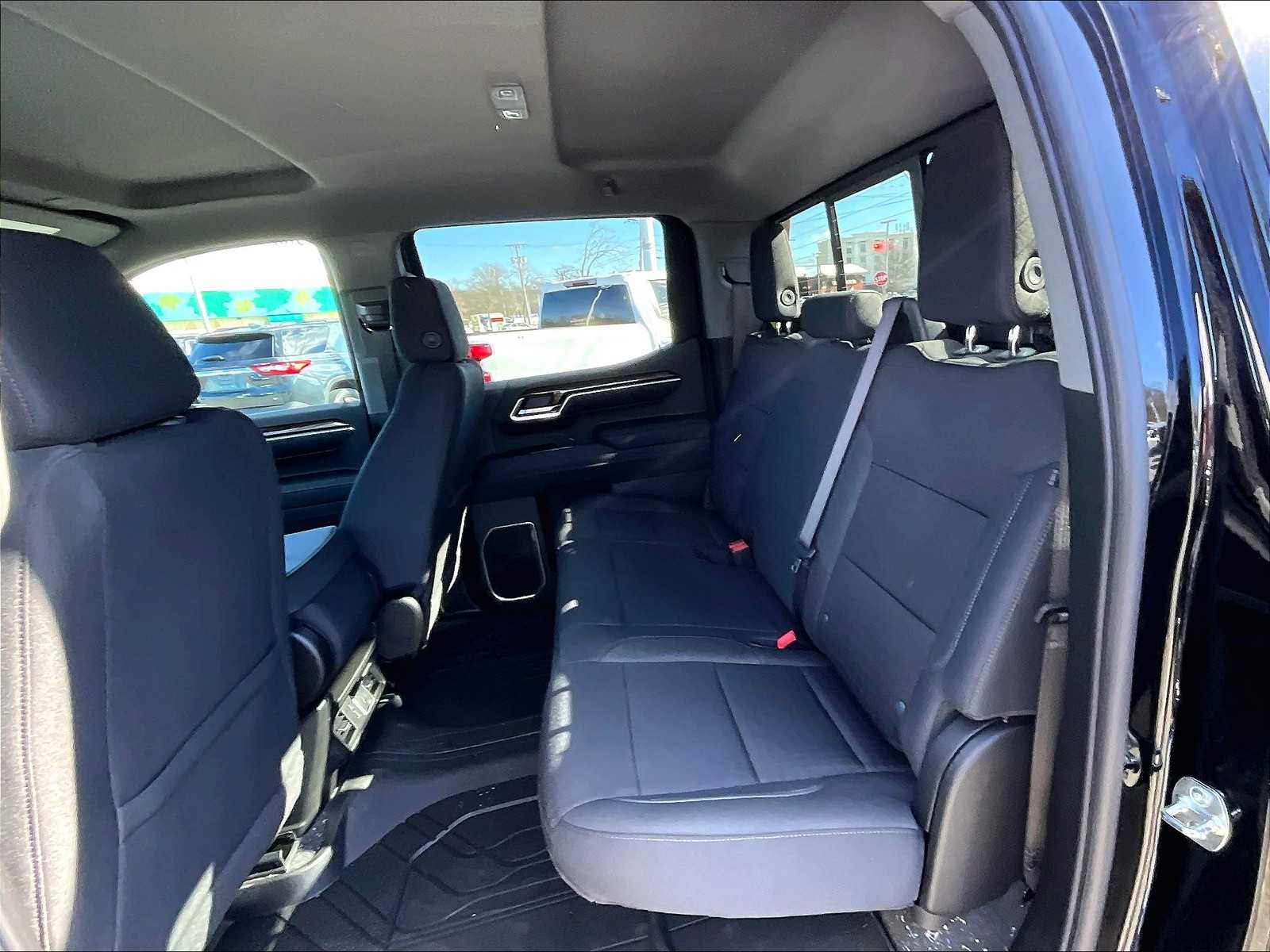 2025 Chevrolet Silverado 1500 LT - Photo 15