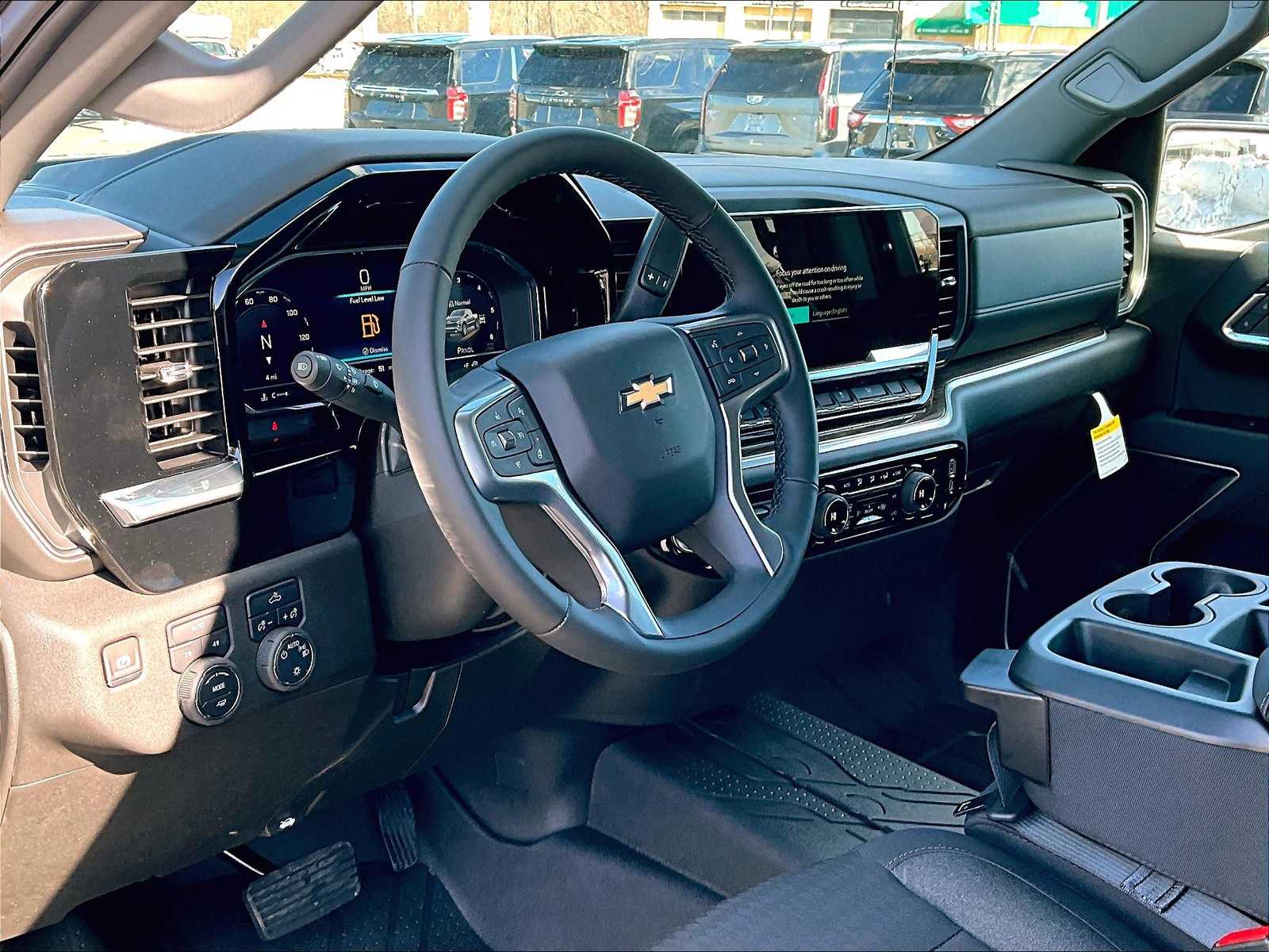 2025 Chevrolet Silverado 1500 LT - Photo 9