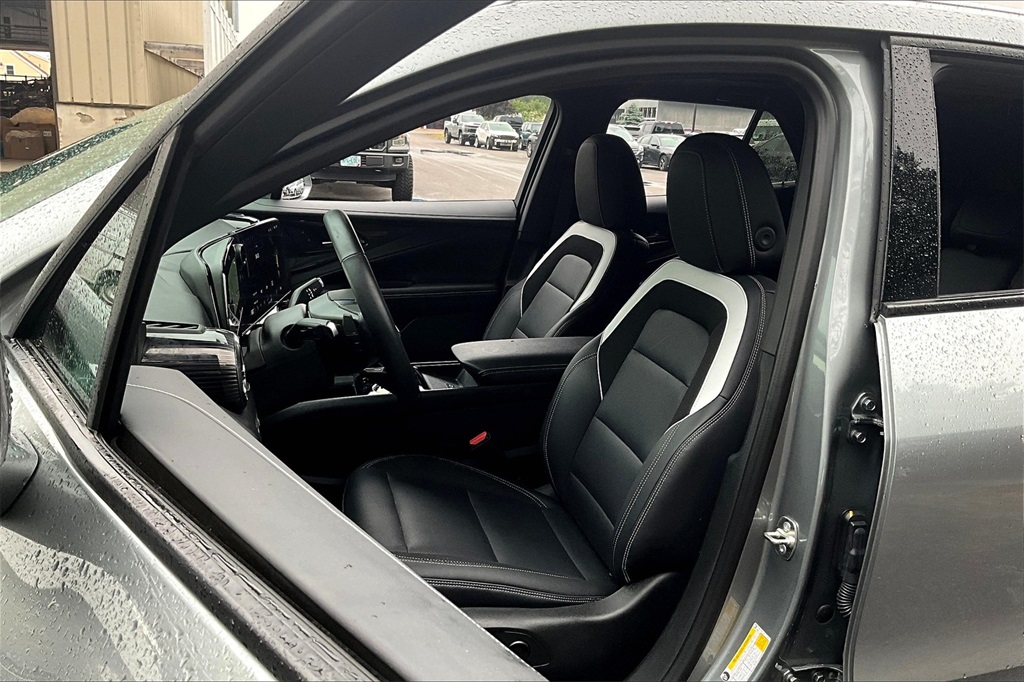 2024 Chevrolet Blazer EV LT - Photo 10