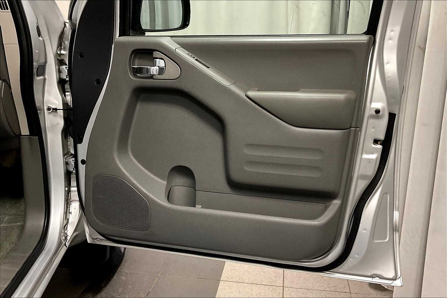 2018 Nissan Frontier SV V6 - Photo 12