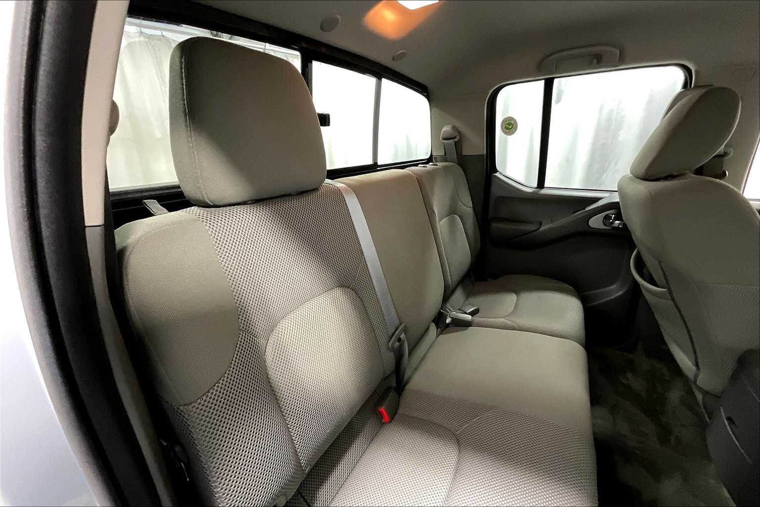 2018 Nissan Frontier SV V6 - Photo 16
