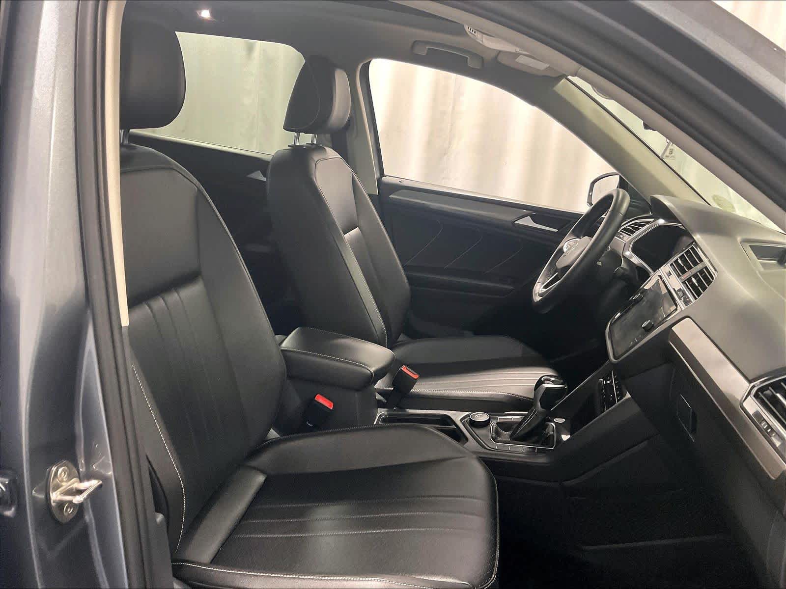 2022 Volkswagen Tiguan SE - Photo 11