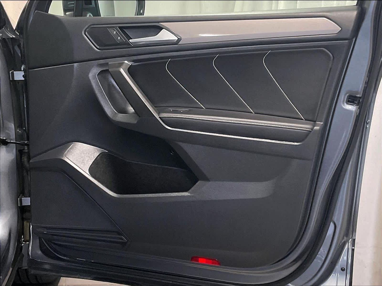 2022 Volkswagen Tiguan SE - Photo 12