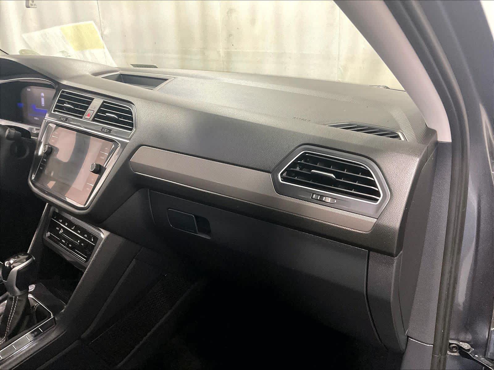 2022 Volkswagen Tiguan SE - Photo 13