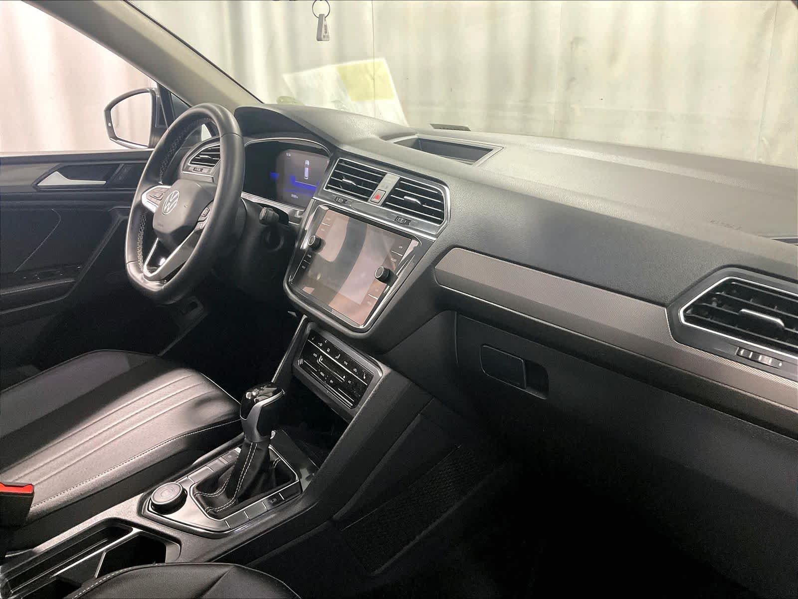 2022 Volkswagen Tiguan SE - Photo 14