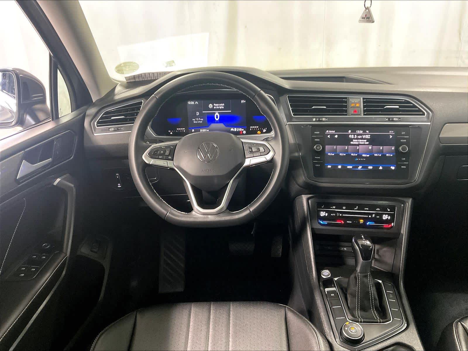 2022 Volkswagen Tiguan SE - Photo 17