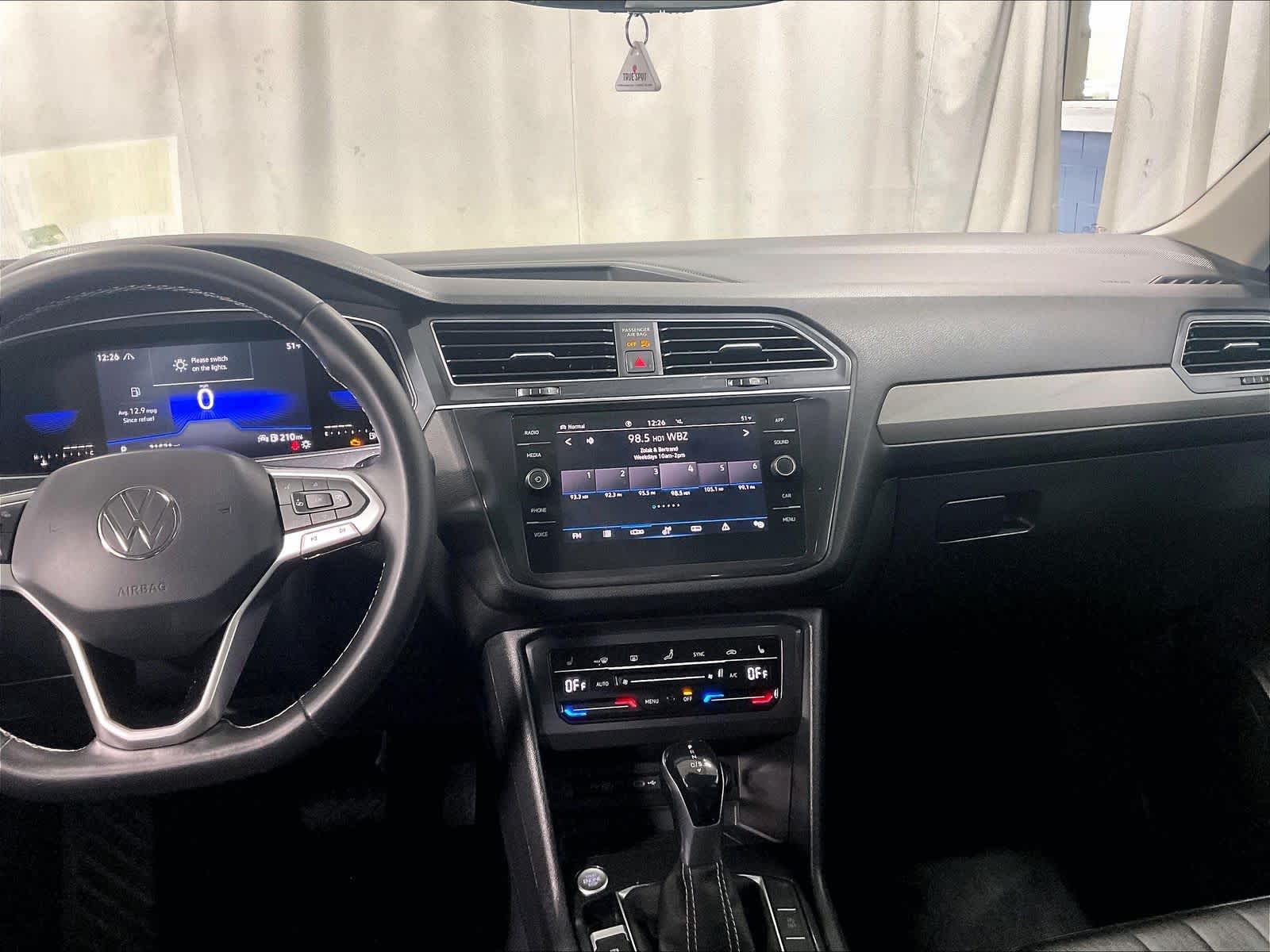 2022 Volkswagen Tiguan SE - Photo 18