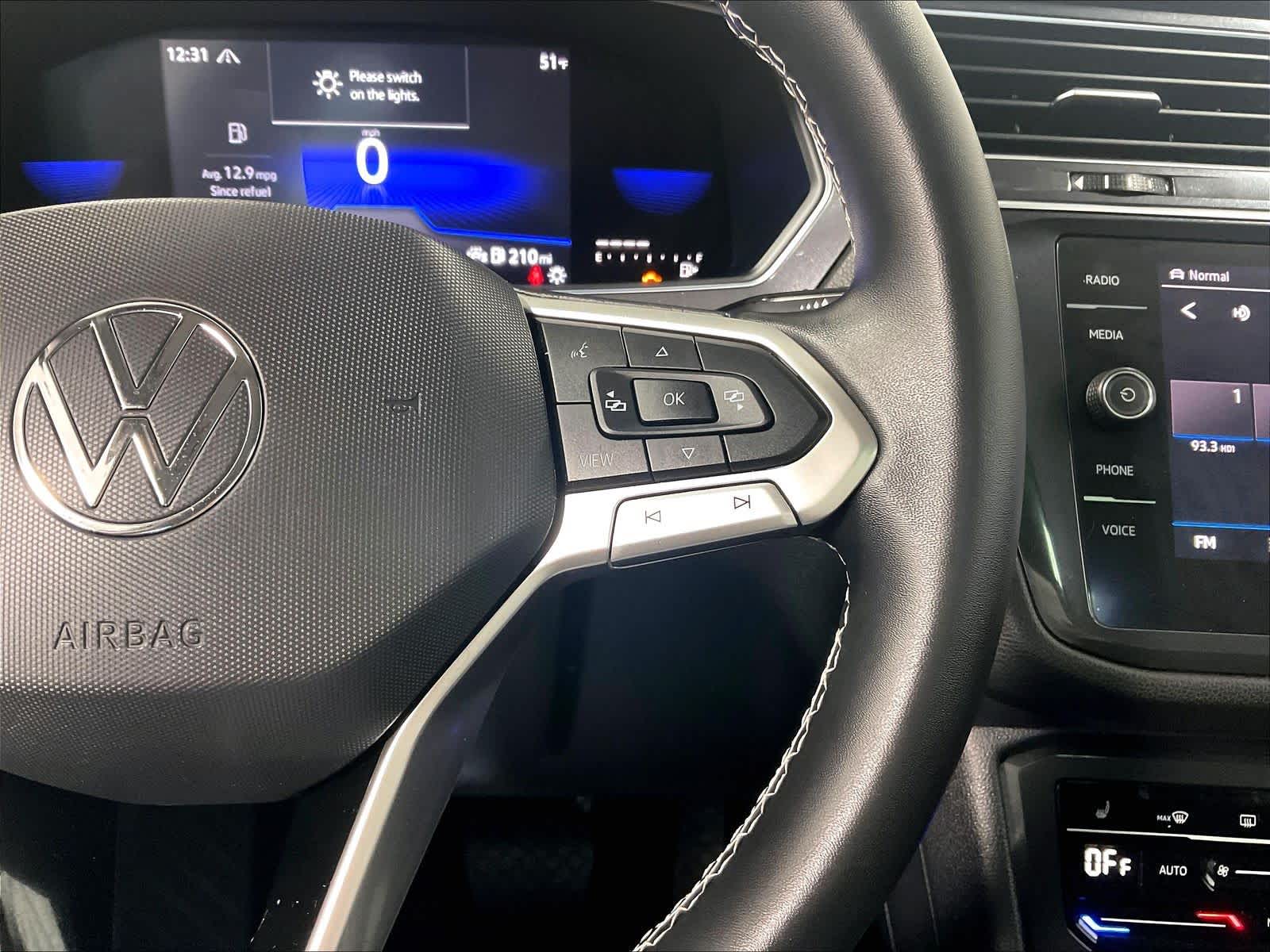 2022 Volkswagen Tiguan SE - Photo 24