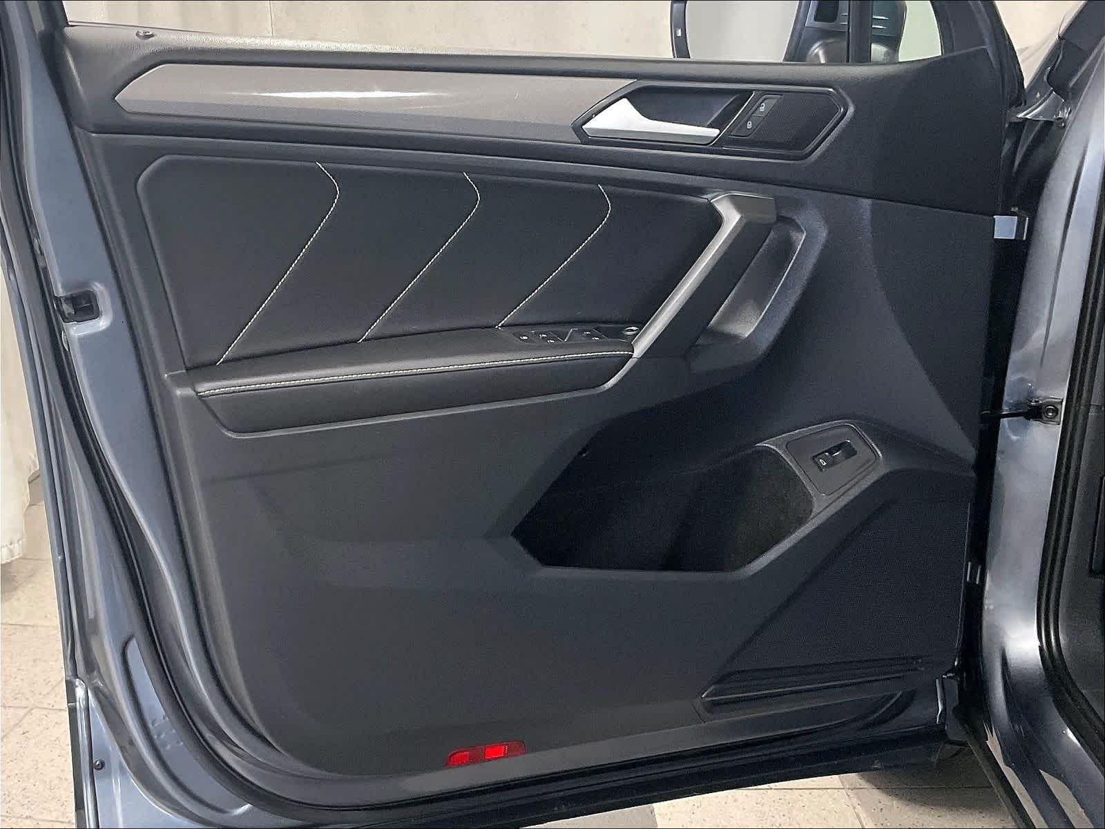 2022 Volkswagen Tiguan SE - Photo 9