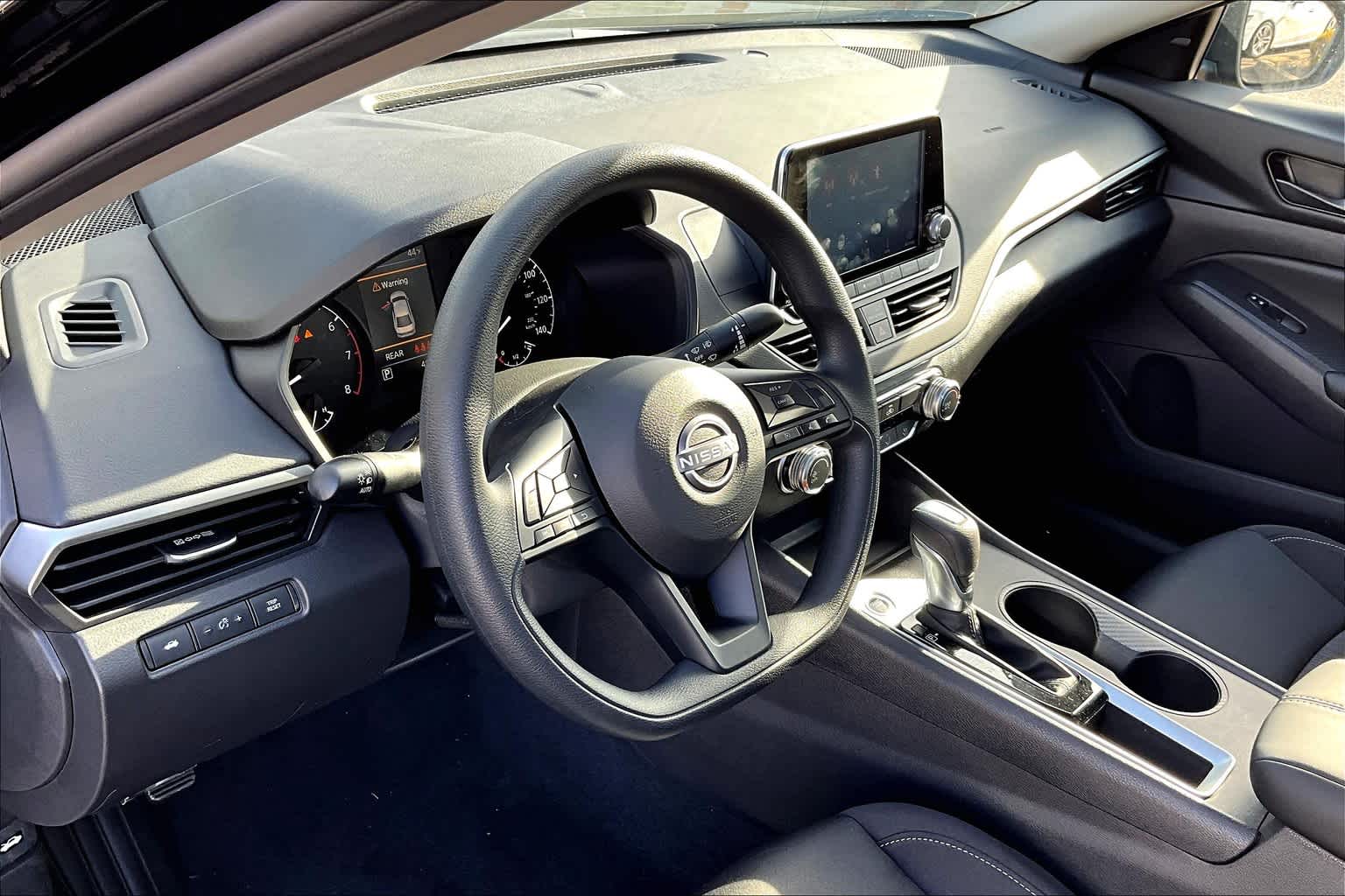 2025 Nissan Altima S - Photo 9
