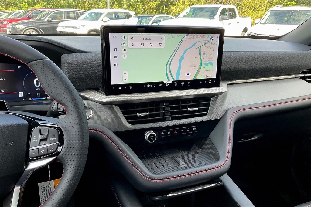 2025 Ford Explorer ST-Line - Photo 13