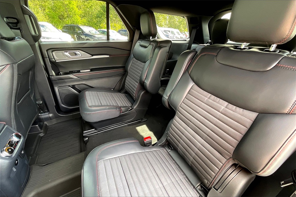 2025 Ford Explorer ST-Line - Photo 15