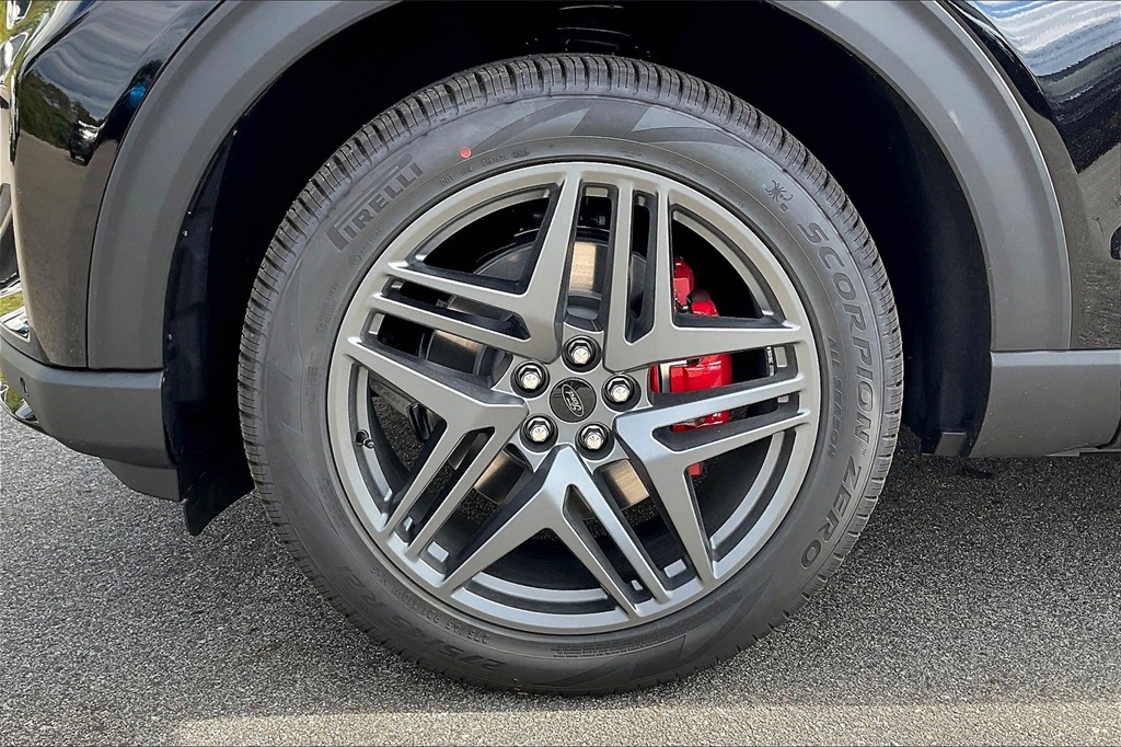 2025 Ford Explorer ST-Line - Photo 8