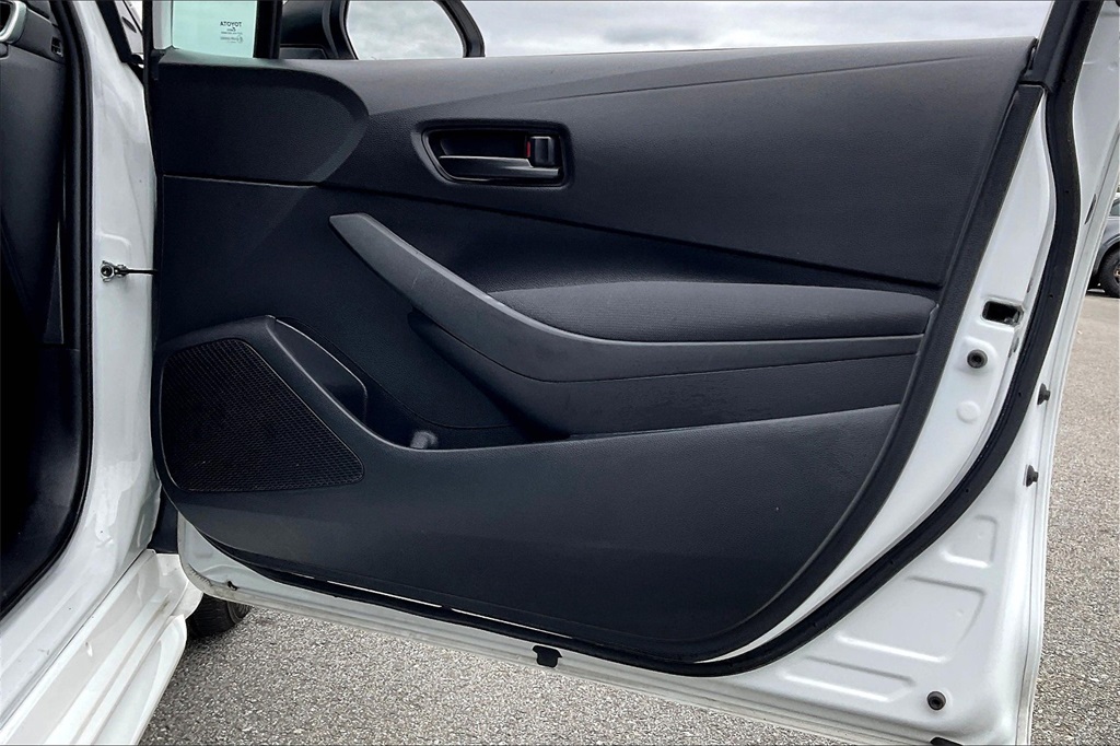 2022 Toyota Corolla LE - Photo 11