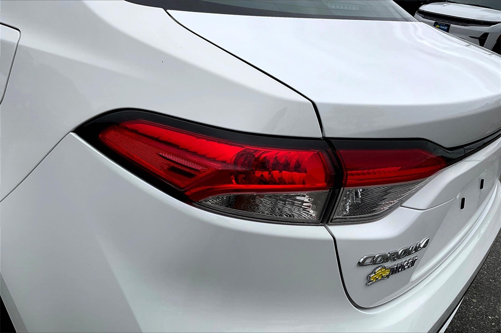 2022 Toyota Corolla LE - Photo 29