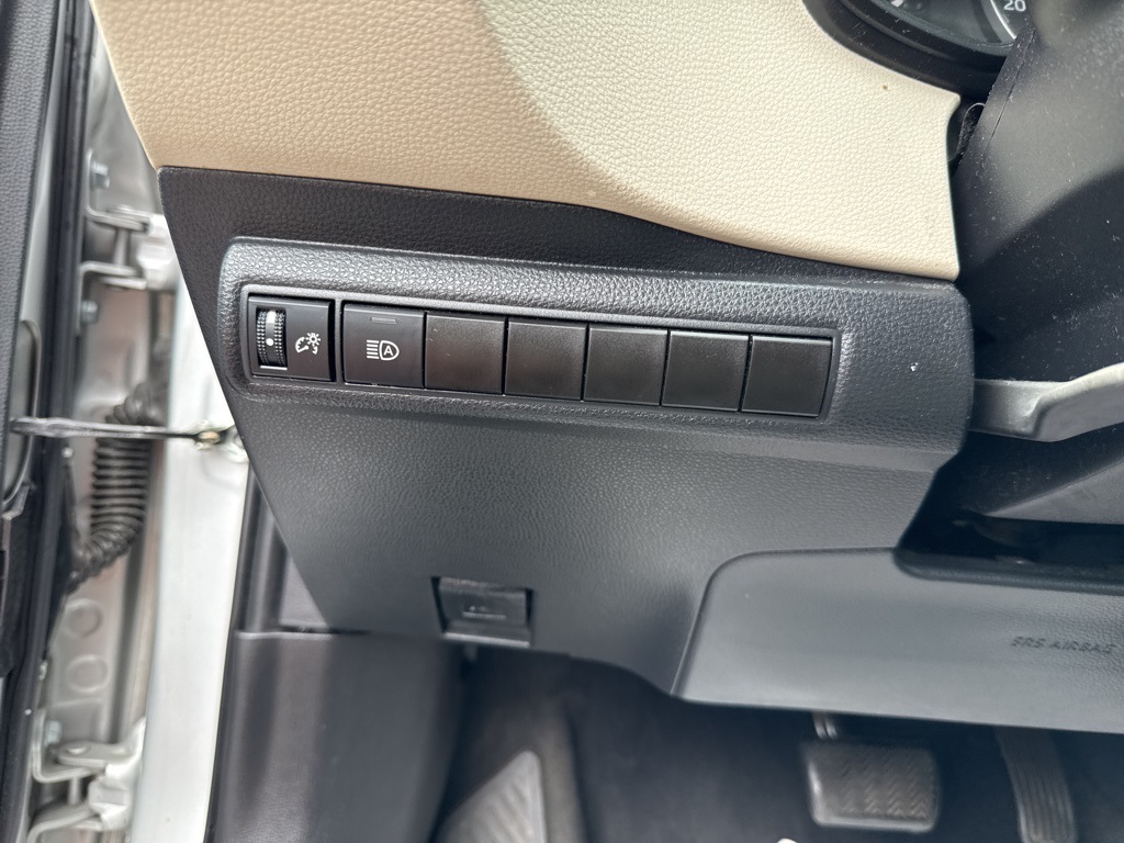 2021 Toyota Corolla LE - Photo 13