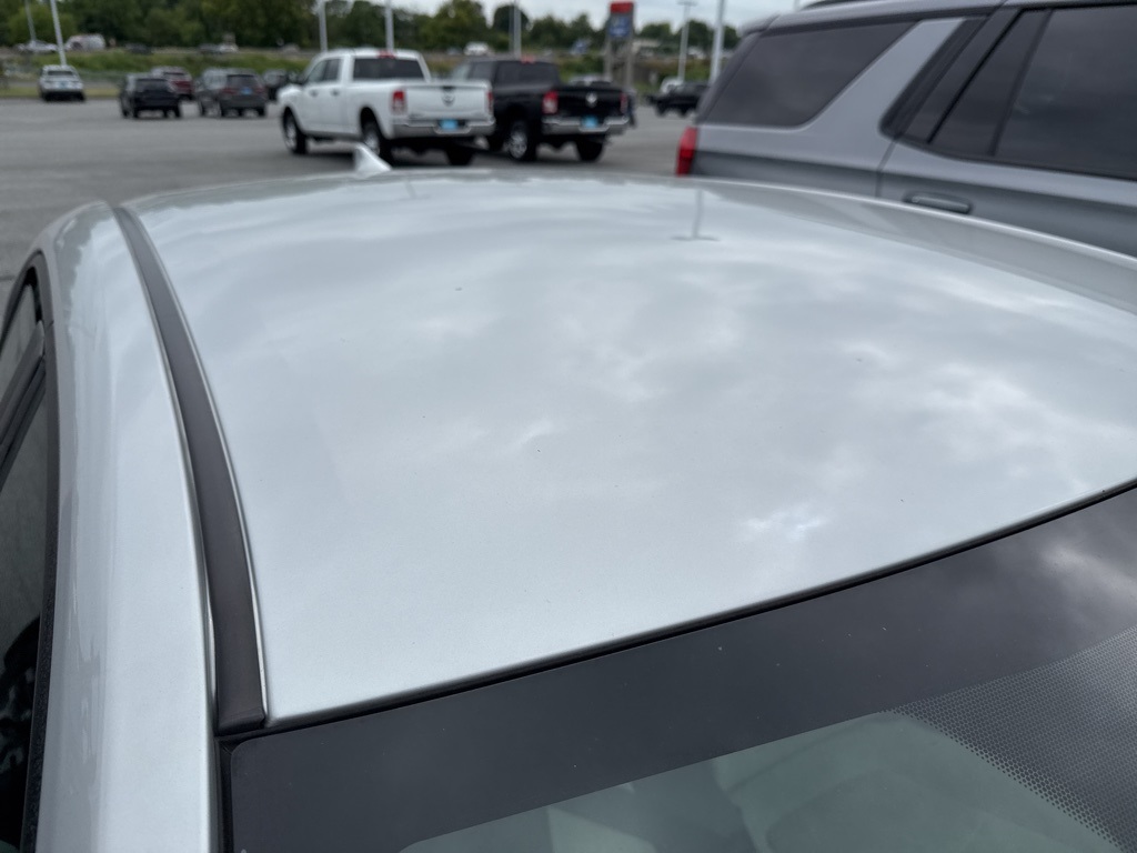 2021 Toyota Corolla LE - Photo 2