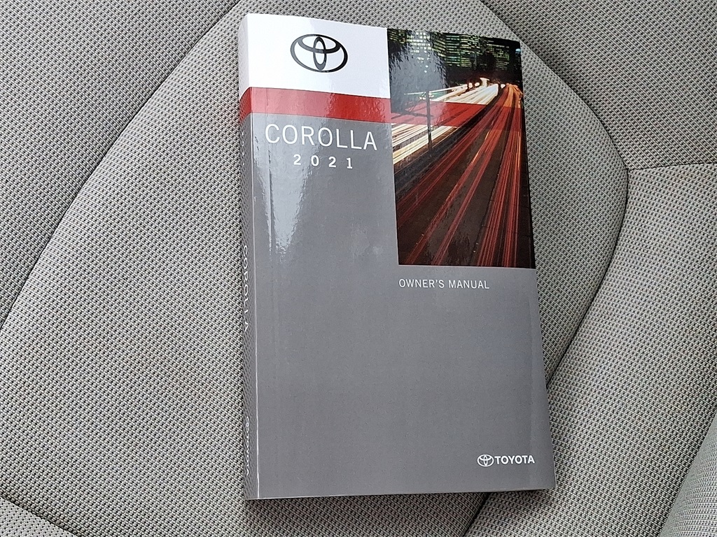 2021 Toyota Corolla LE - Photo 25