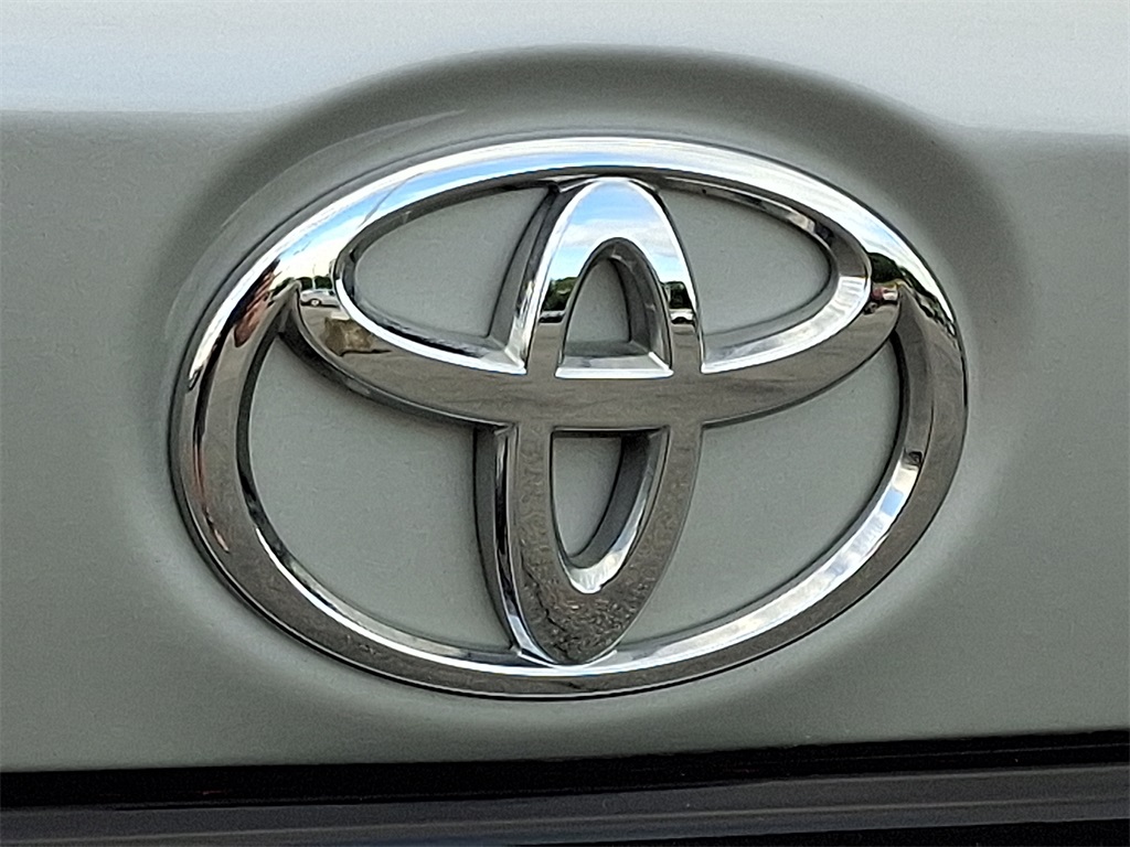 2021 Toyota Corolla LE - Photo 28