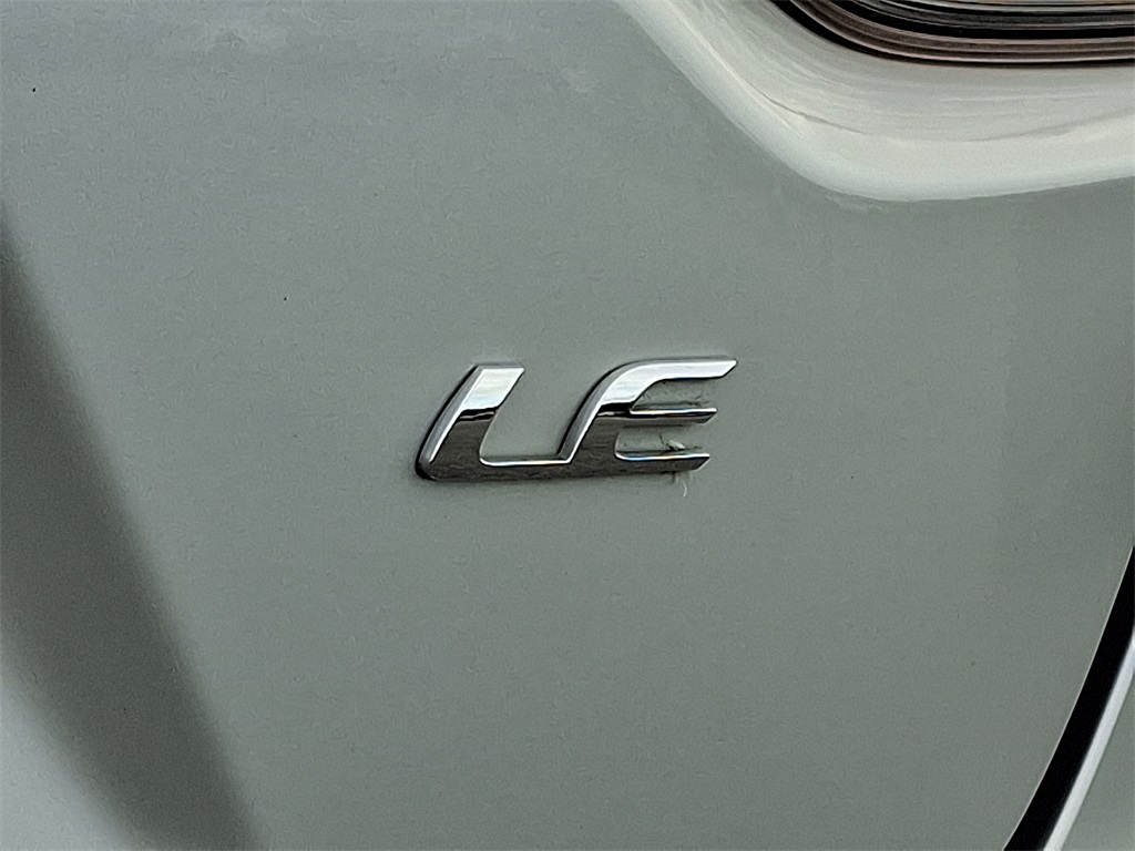 2021 Toyota Corolla LE - Photo 29