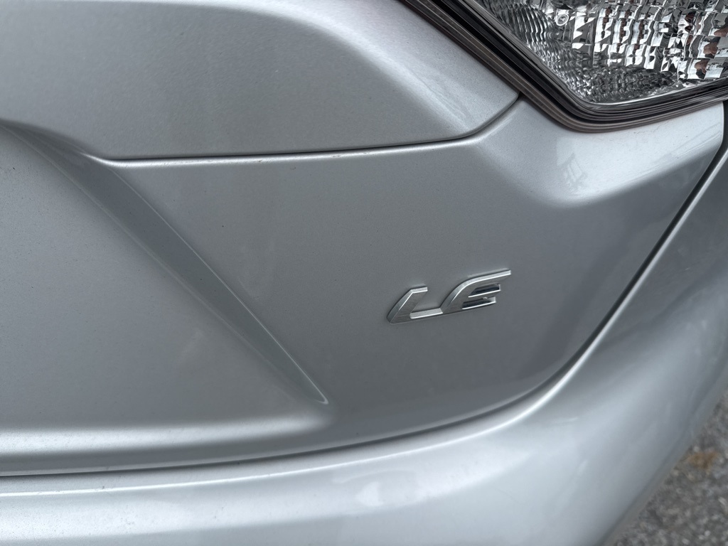 2021 Toyota Corolla LE - Photo 5