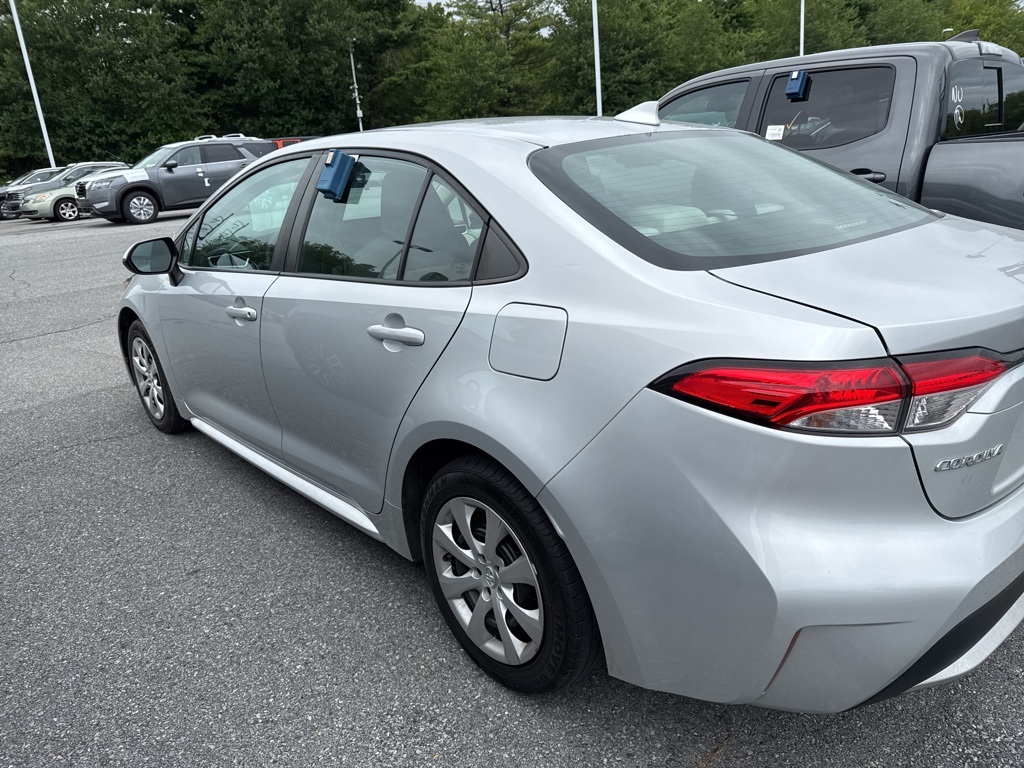 2021 Toyota Corolla LE - Photo 6