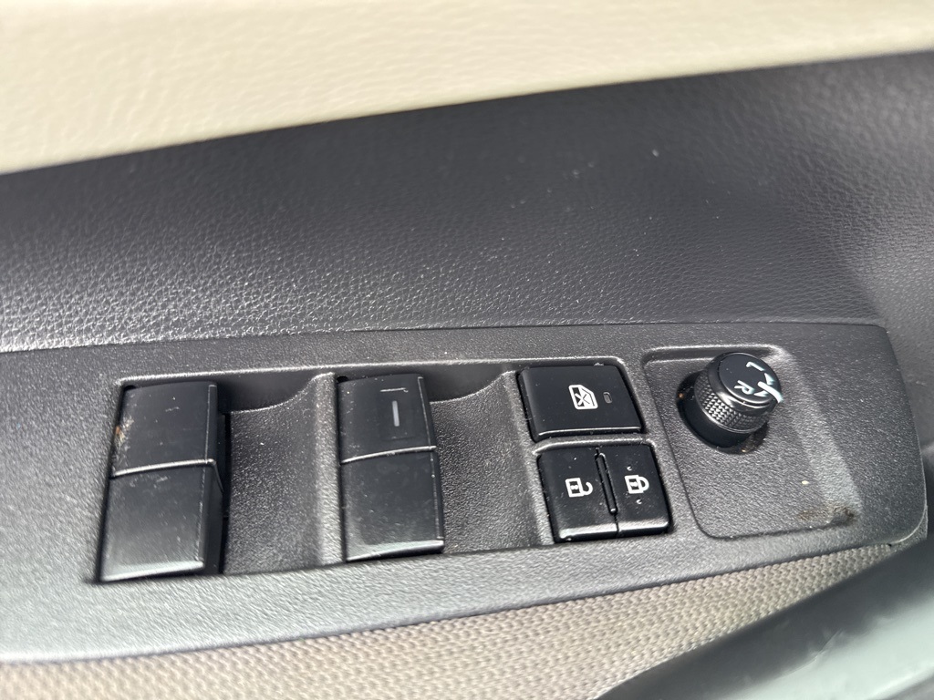 2021 Toyota Corolla LE - Photo 9
