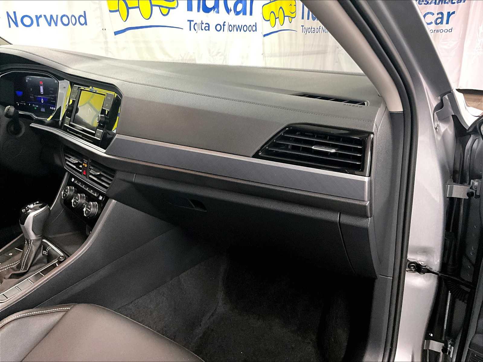 2023 Volkswagen Jetta SE - Photo 13