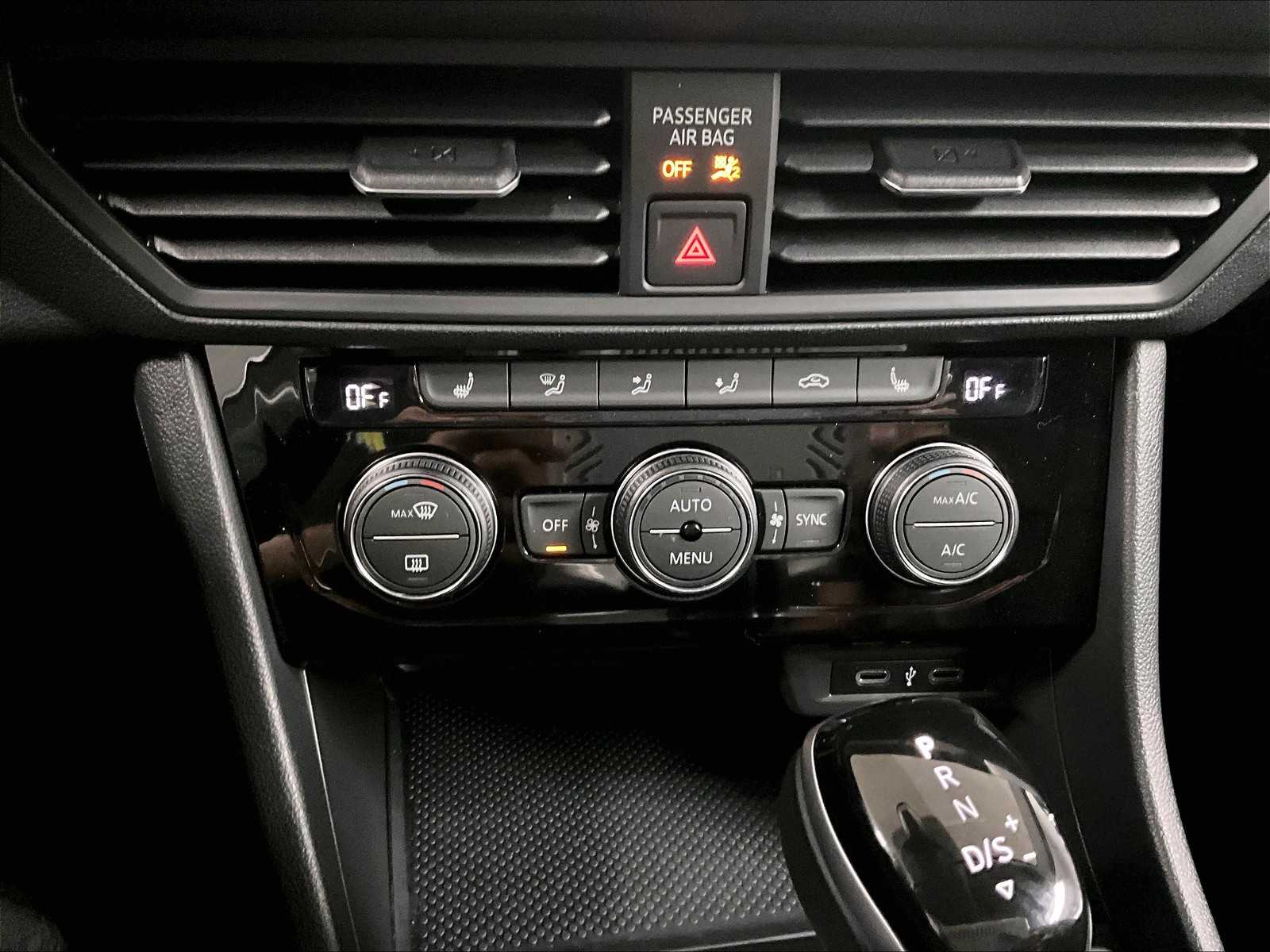 2023 Volkswagen Jetta SE - Photo 26