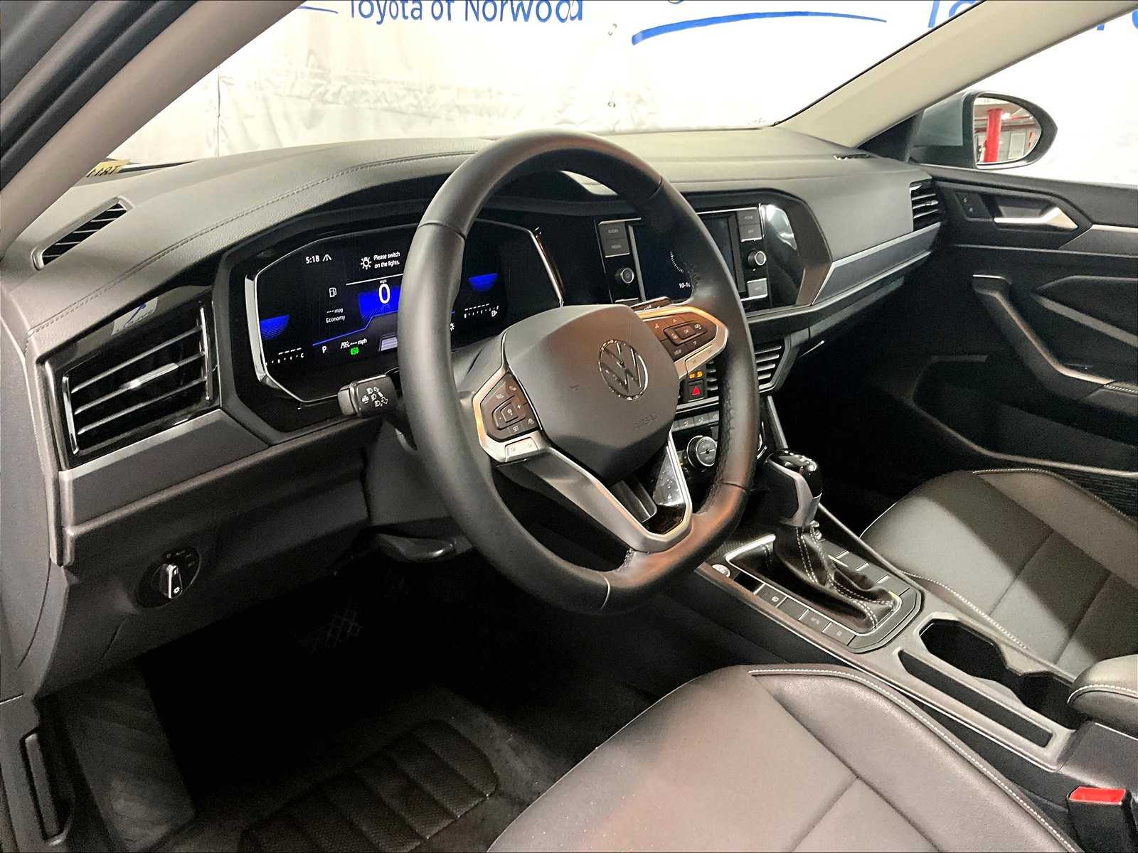 2023 Volkswagen Jetta SE - Photo 8