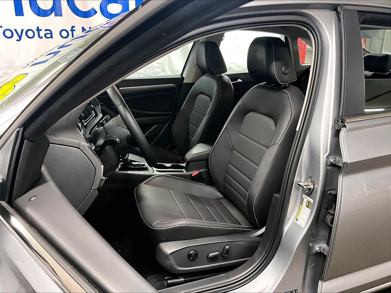 2023 Volkswagen Jetta SE - Photo 10