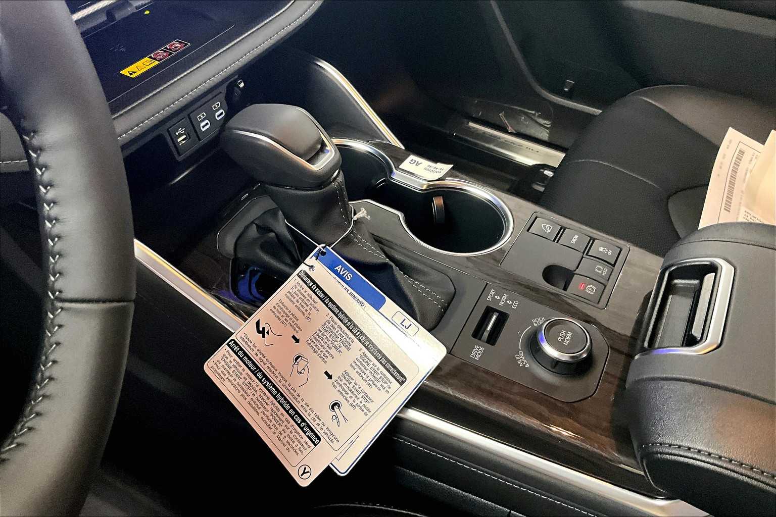 2025 Toyota Highlander Platinum - Photo 14