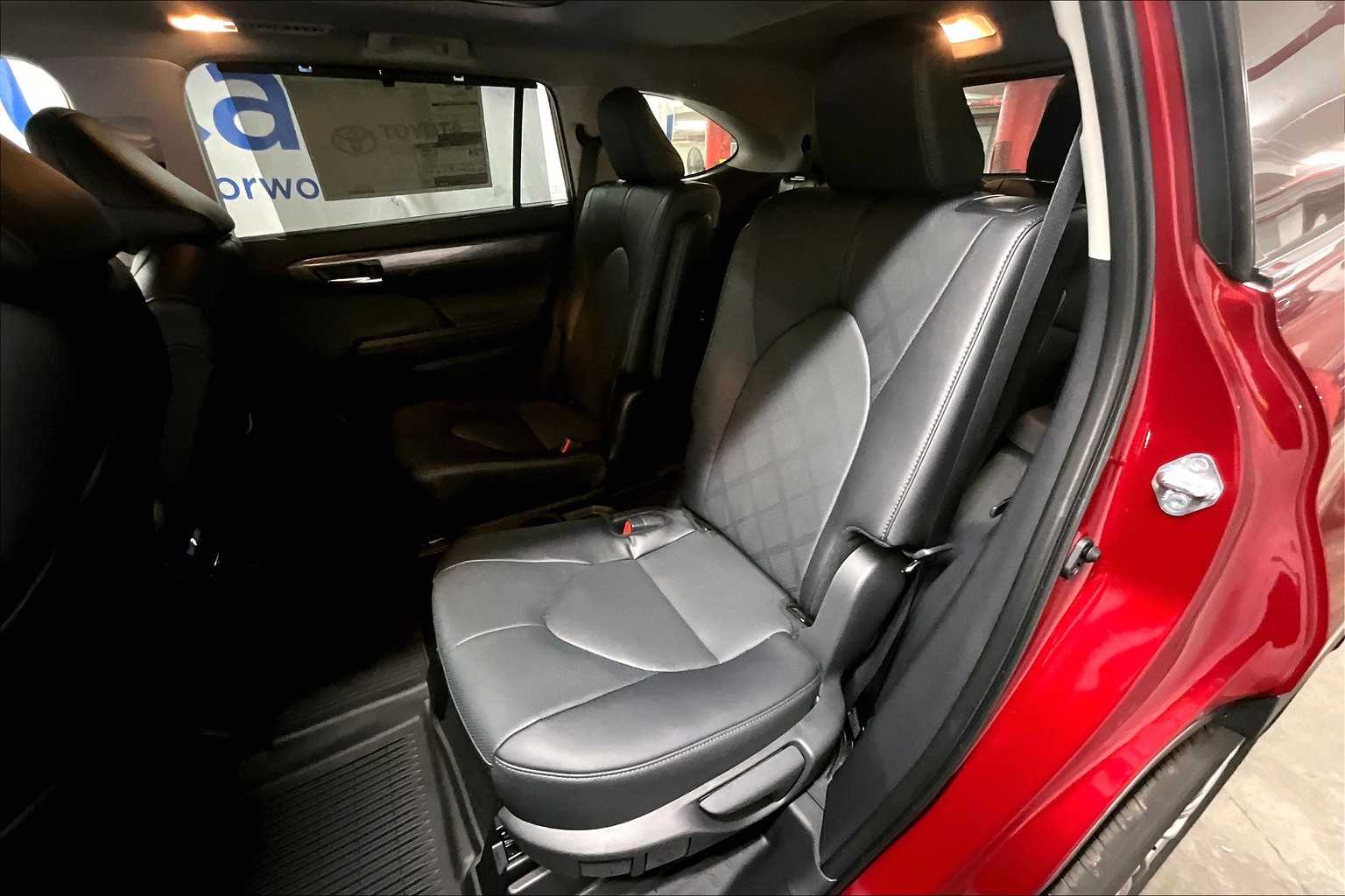 2025 Toyota Highlander Platinum - Photo 15