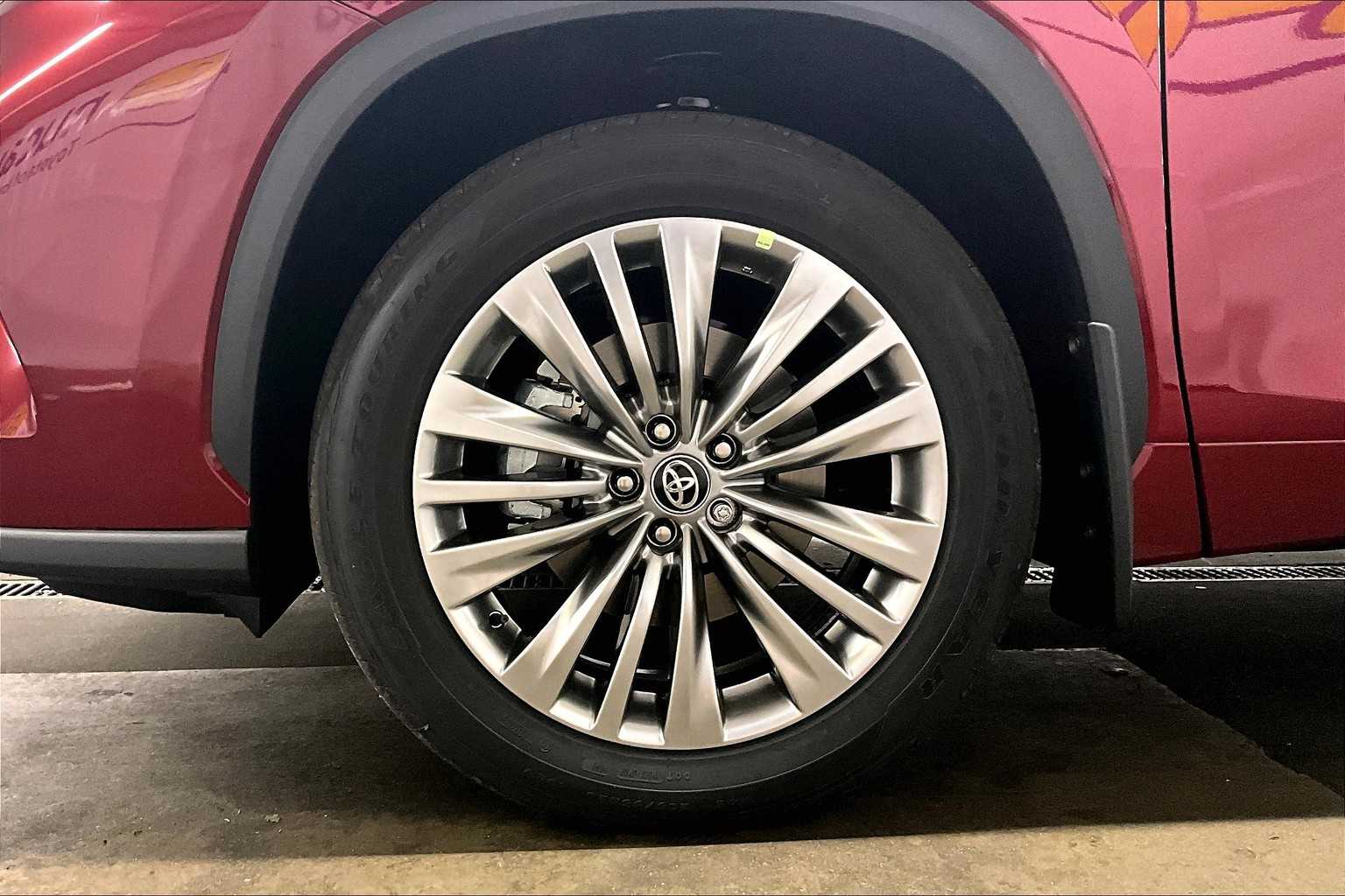 2025 Toyota Highlander Platinum - Photo 8