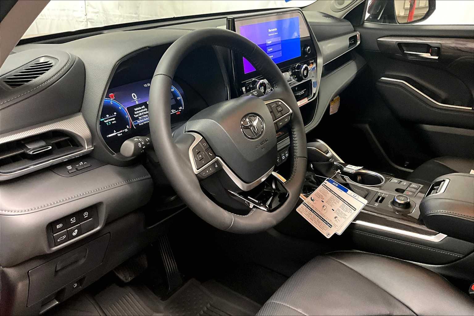 2025 Toyota Highlander Platinum - Photo 9