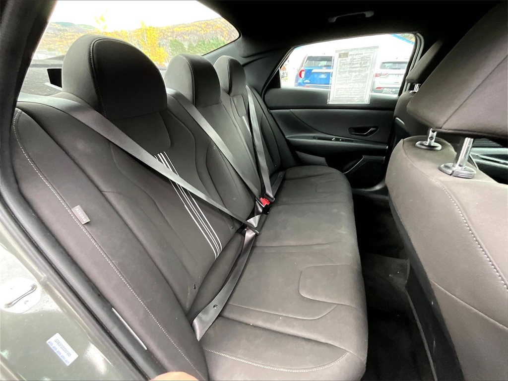 2025 Hyundai Elantra SEL Sport - Photo 16