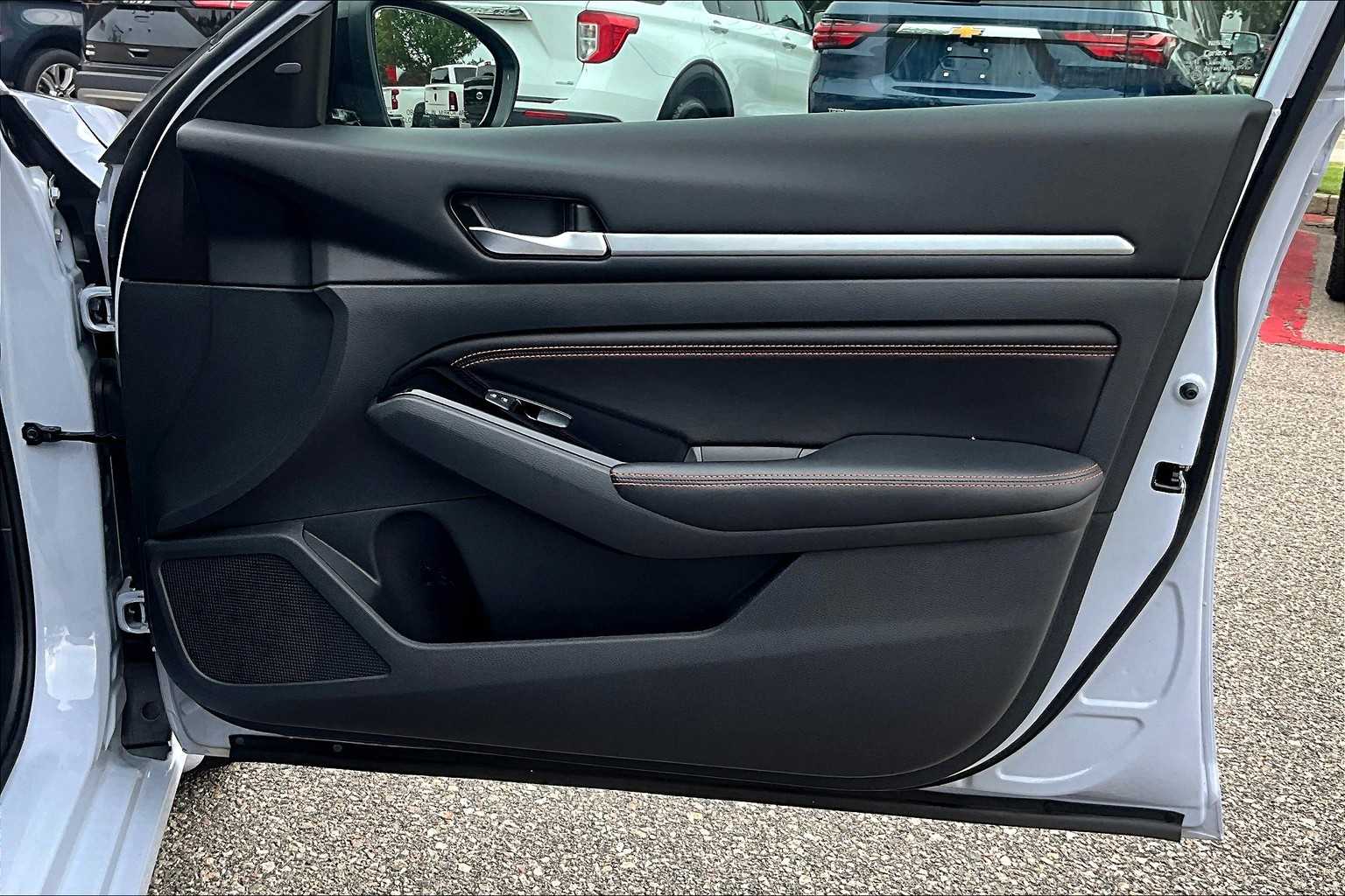 2023 Nissan Altima 2.5 SR - Photo 12
